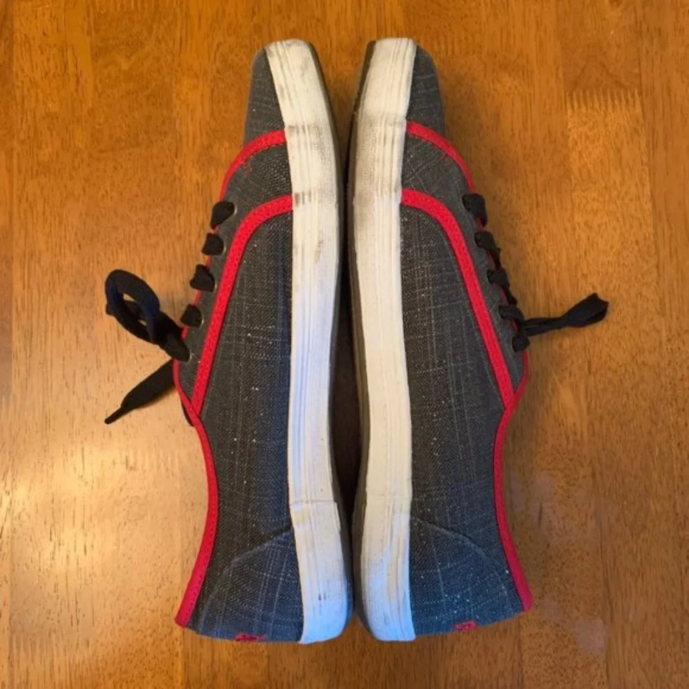 Women’s Wisconsin Badgers Canvas Sneakers Gray Red Trim Size 11